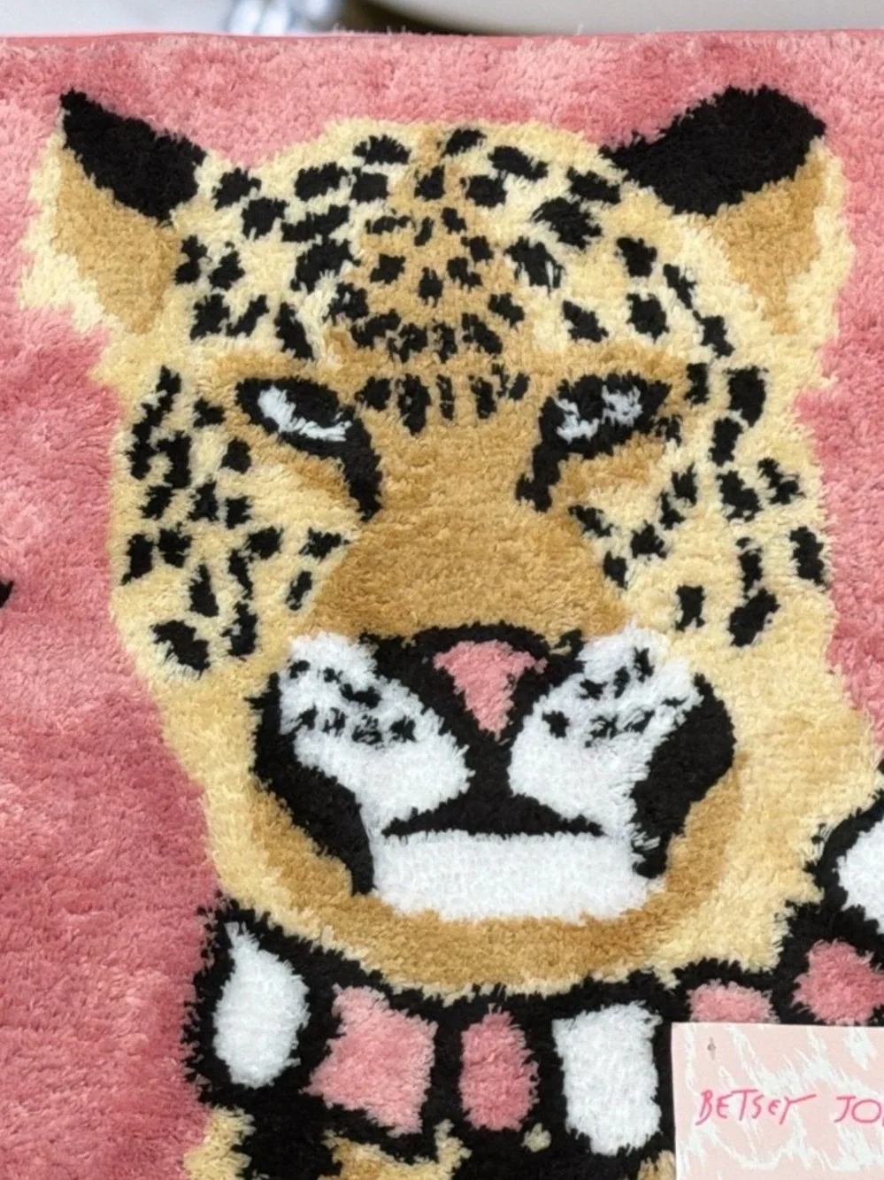 Betsey Johnson NWT Plush & Soft Pink Leopard Face Door Rug Non-Slip Backing